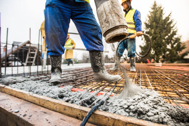 Best Custom Concrete Contractor  in Los Molinos, CA
